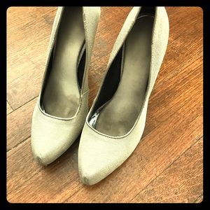 Gianni Bini Gold party heels size 9